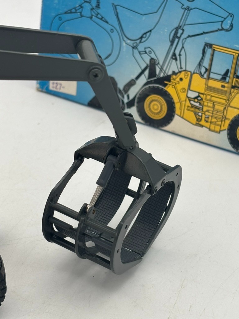1/50 Scale Diecast Volvo BM L 180C HIGH-LIFT Loader with box