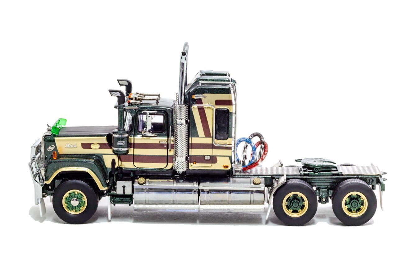 Mack Super-Liner II Bicentennial – Thunderbolt – Drake 1:50 Scale #Z88009 New