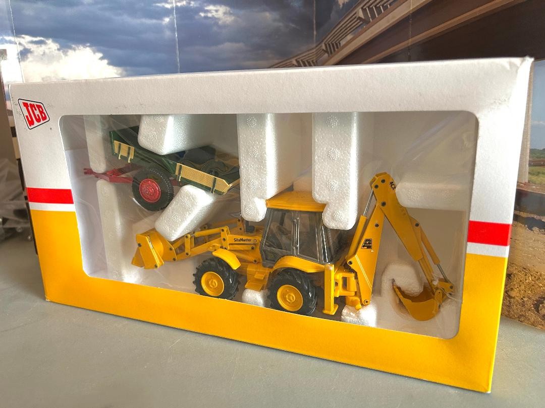 Joal-JCB 50 Year (1945-1995) Commemoritave Model Pack 4CX Backhoe & Farm Trailer