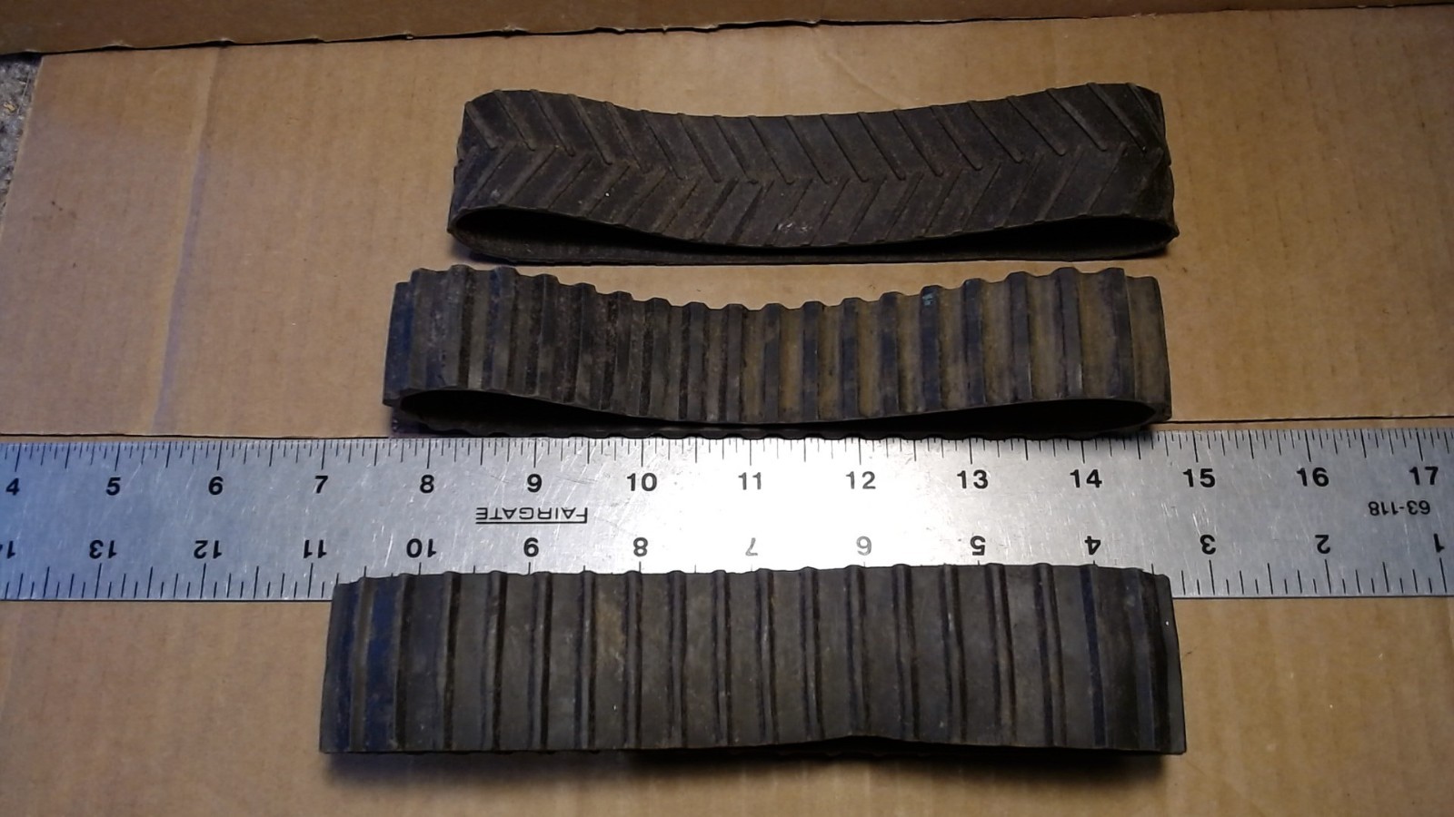 3 Dozer Crawler Tracks Rubber 7″ Long X 1″ to 1.25″ Wide Junkyard parts
