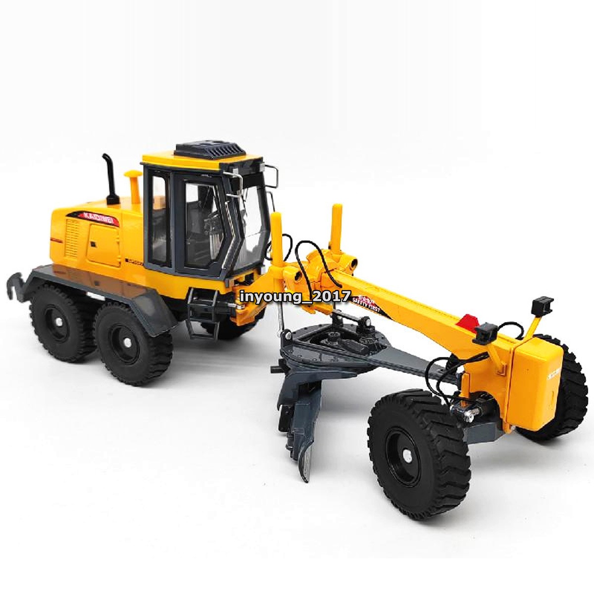 1/35 Grader Truck Model Construction Vehicle Diecast Toys for Boys Kids Gifts