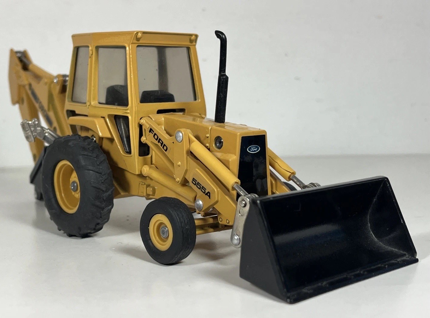 Ertl Ford 555A Backhoe Loader 1/32 Scale Diecast