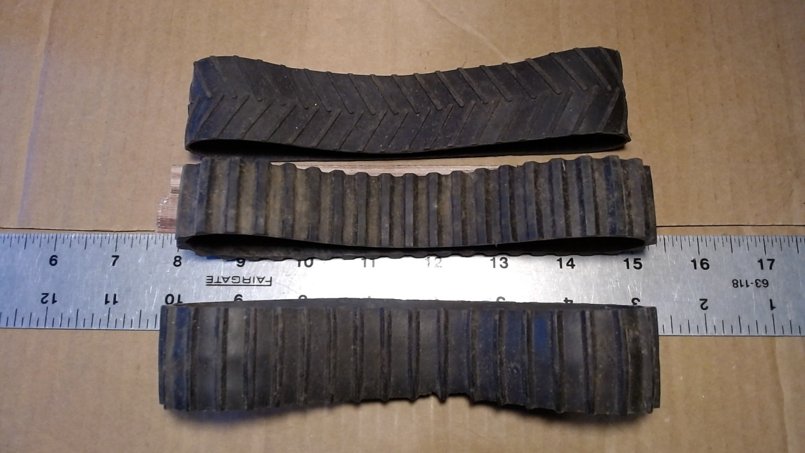 3 Dozer Crawler Tracks Rubber 7″ Long X 1″ to 1.25″ Wide Junkyard parts