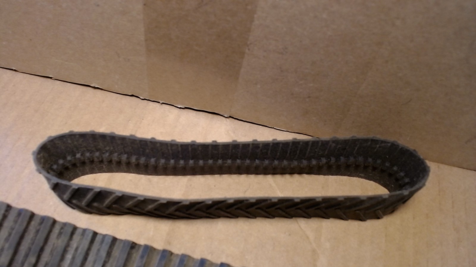 3 Dozer Crawler Tracks Rubber 7″ Long X 1″ to 1.25″ Wide Junkyard parts