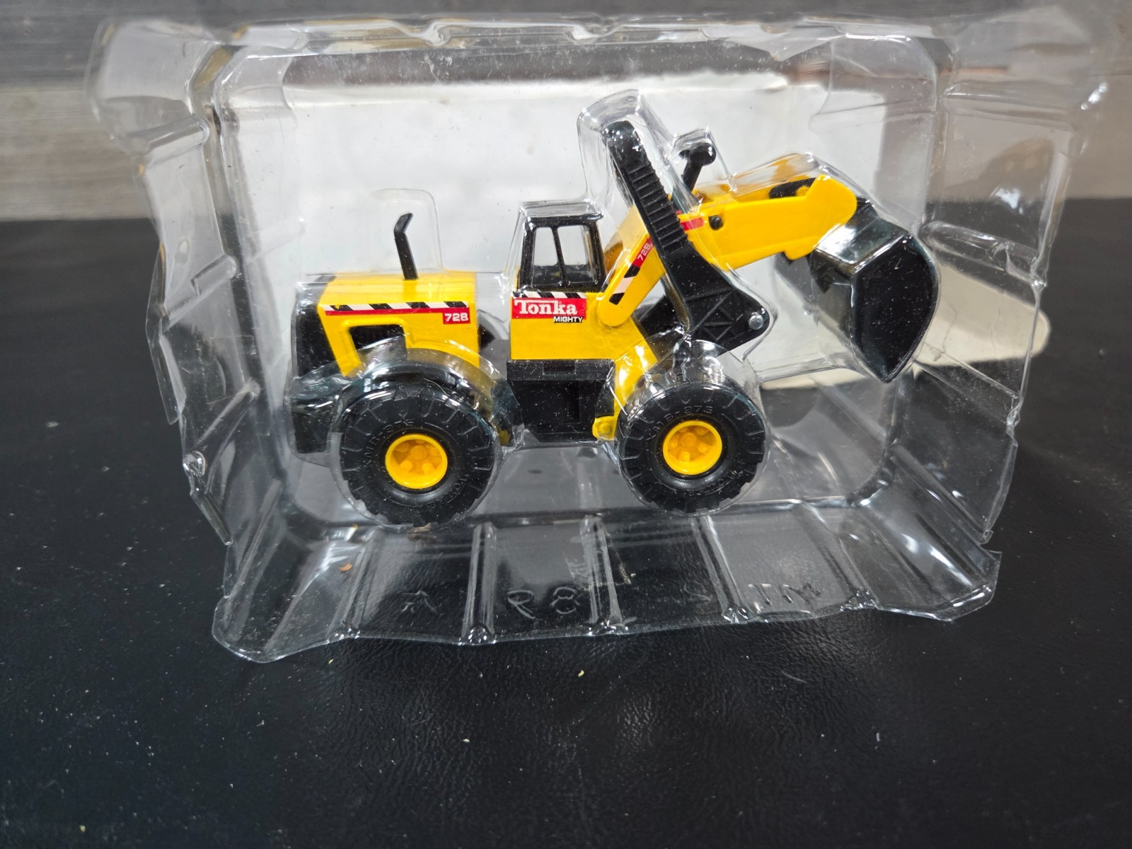 Vintage 1998 Maisto Mighty Mini Tonka 728 Front End Loader 1:64 Truck 5.5” New