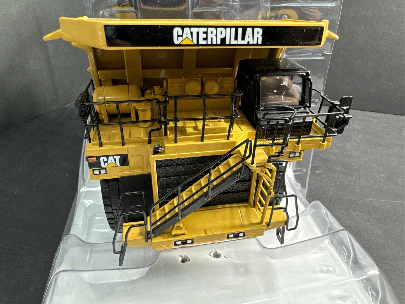 NORSCOT 55216 CATERPILLAR CAT 785D MINING TRUCK 1:50 T126