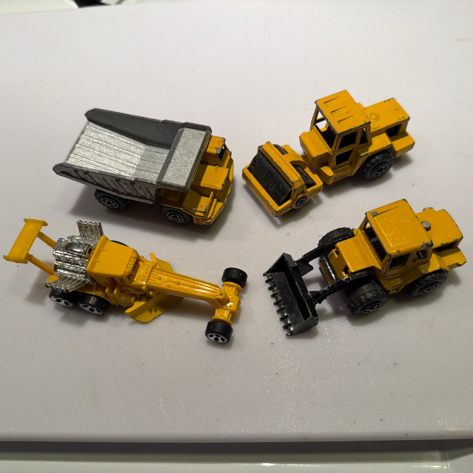 Majorette Construction Vehicles & Hot Wheels Grader. Toys Equipment