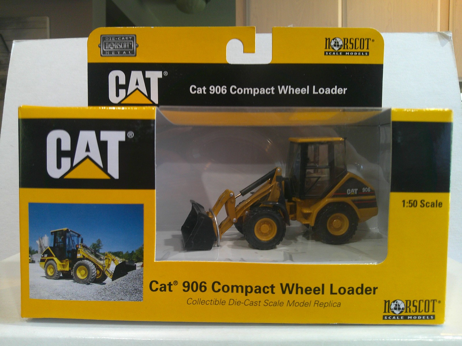 Norscot CAT 906 Compact Wheel Loader 1:50 Scale Darkish Yellow Very Good Box