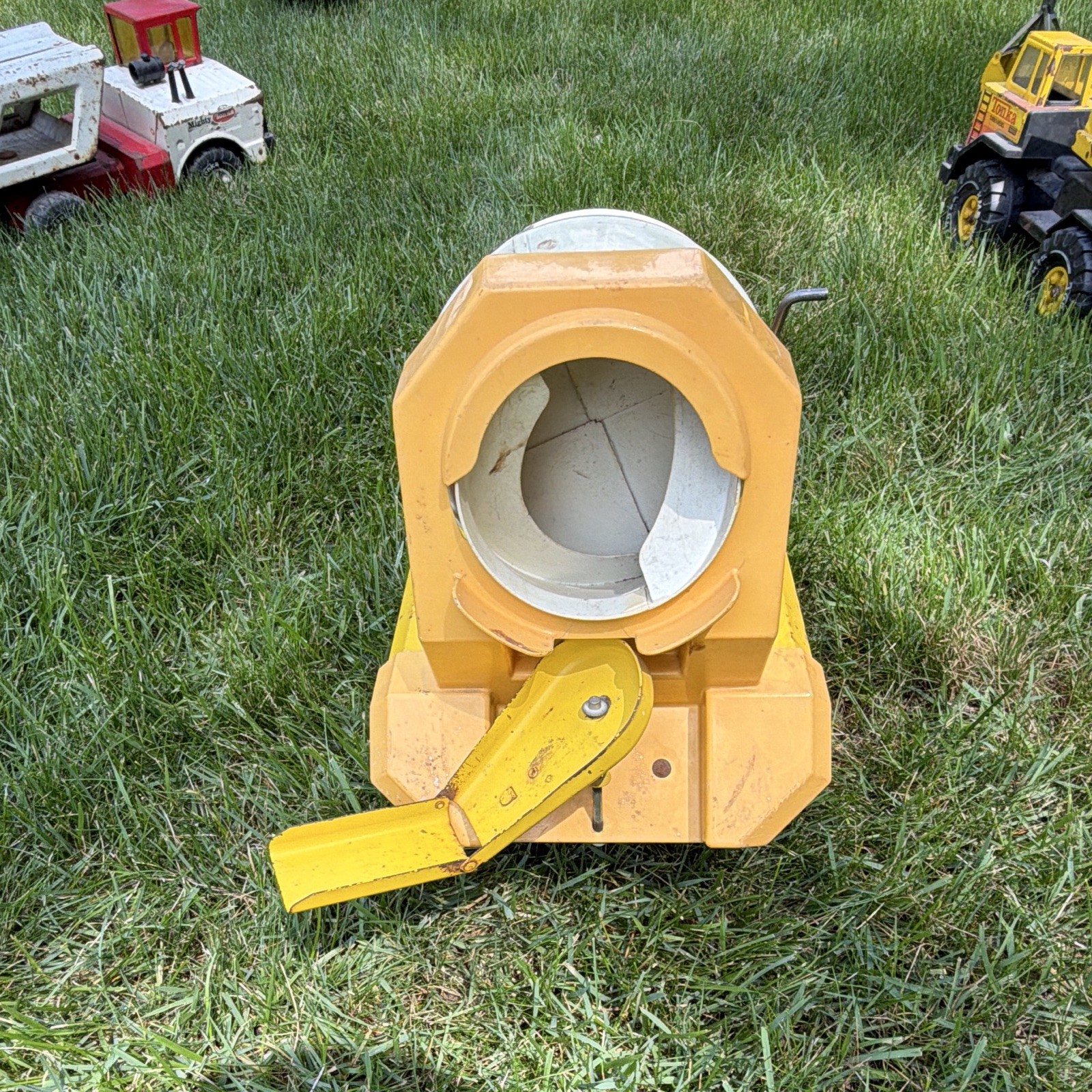 Tonka Turbo Diesel Cement Mixer Construction Vehicle Toy Yellow/White/Black