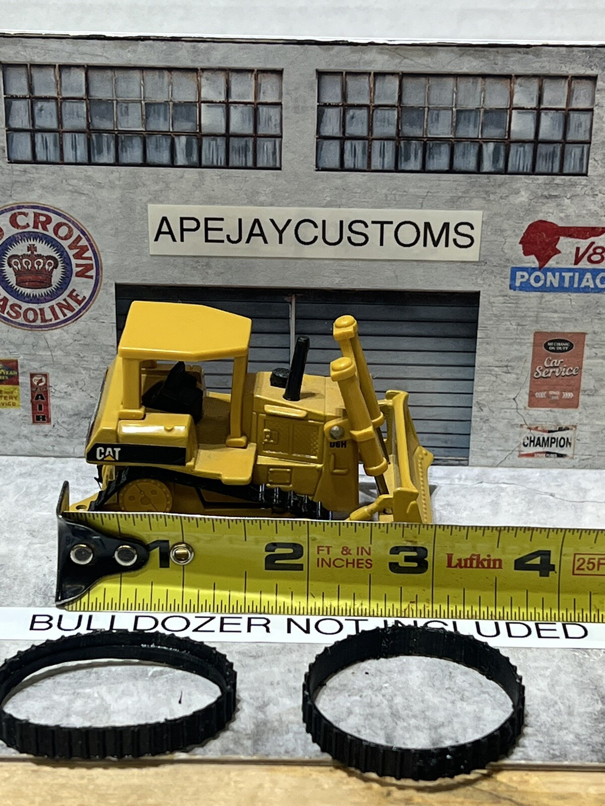 ERTL Caterpillar D6h bulldozer replacement tracks (DOZER NOT INCLUDED)