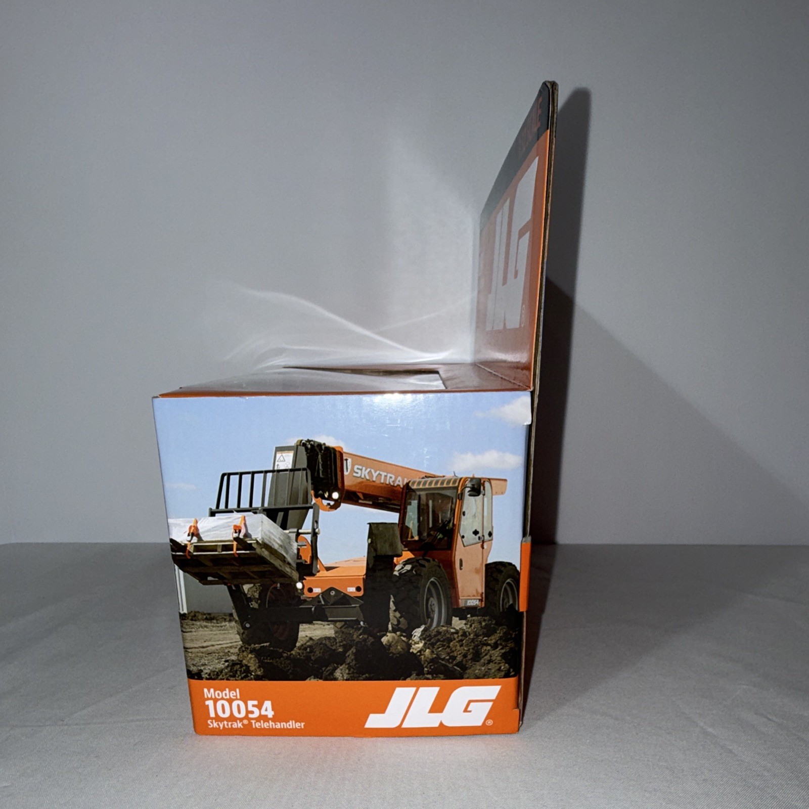 JLG SkyTrak 10054 Telehandler Series 4 1:32 Diecast Orange/Black