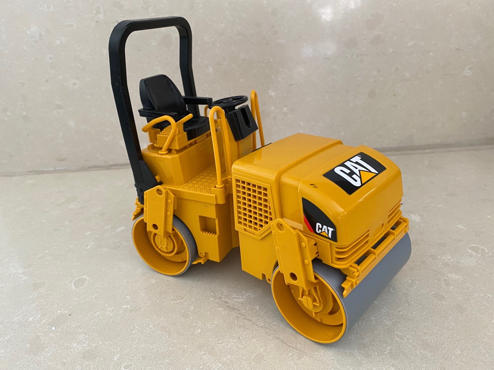 Bruder CAT 7″ Asphalt Drum Compactor Roller Truck Germany 2004 steam roller
