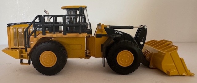 1:50 John Deere 944K Diecast Loader Prestige Collection By Ertl