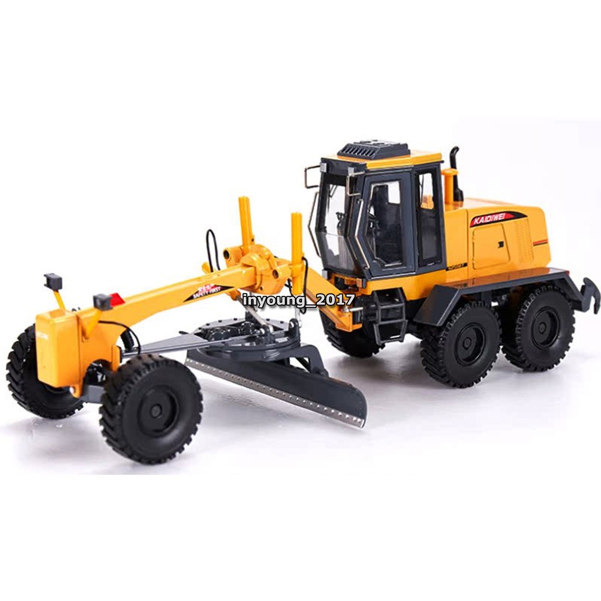 1/35 Grader Truck Model Construction Vehicle Diecast Toys for Boys Kids Gifts