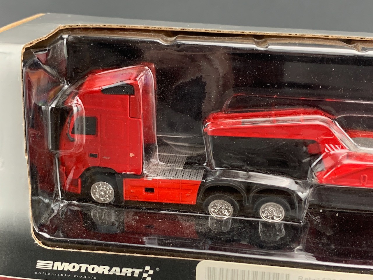 HO MotorArt Diecast Volvo 460 Semitractor & Lowboy Trailer Red HO7670