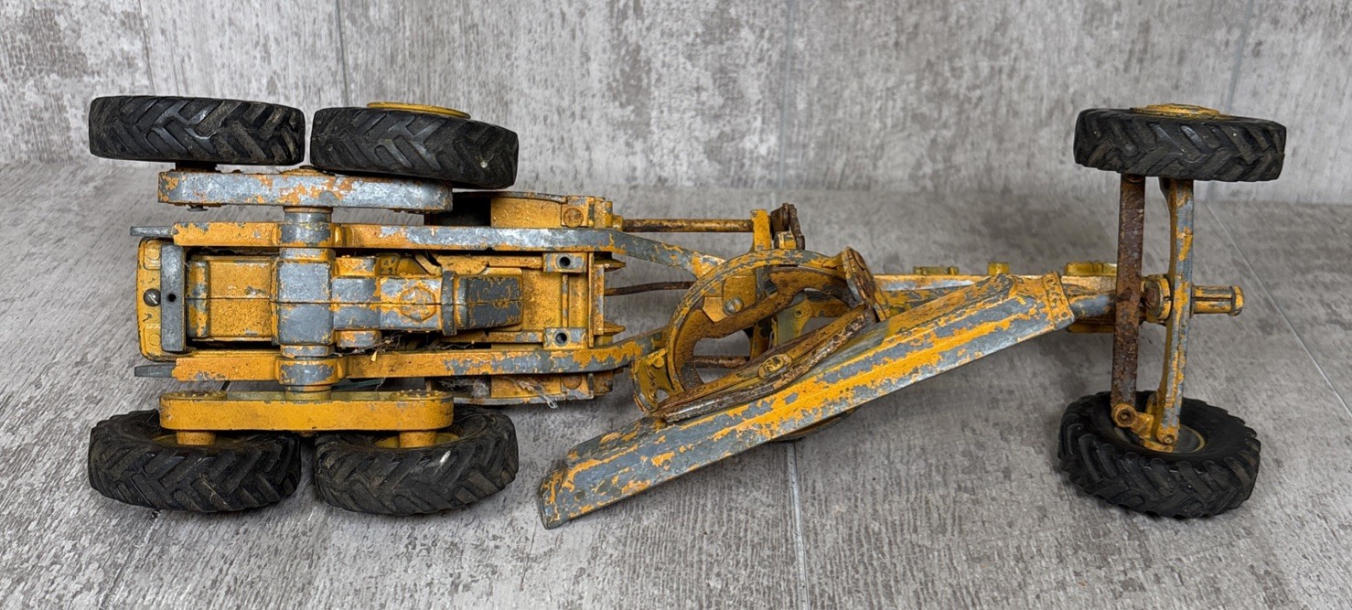 Vintage Ertl/Reuhl Caterpillar No. 12 Motor Road Grader Diecast For Parts/Repair