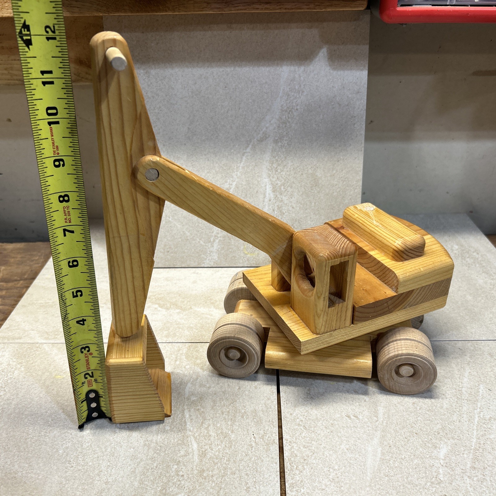 HANDCRAFTED WOOD EXCAVATOR MULTI-MOVING PARTS LARGE SCALE USA GREENBUD