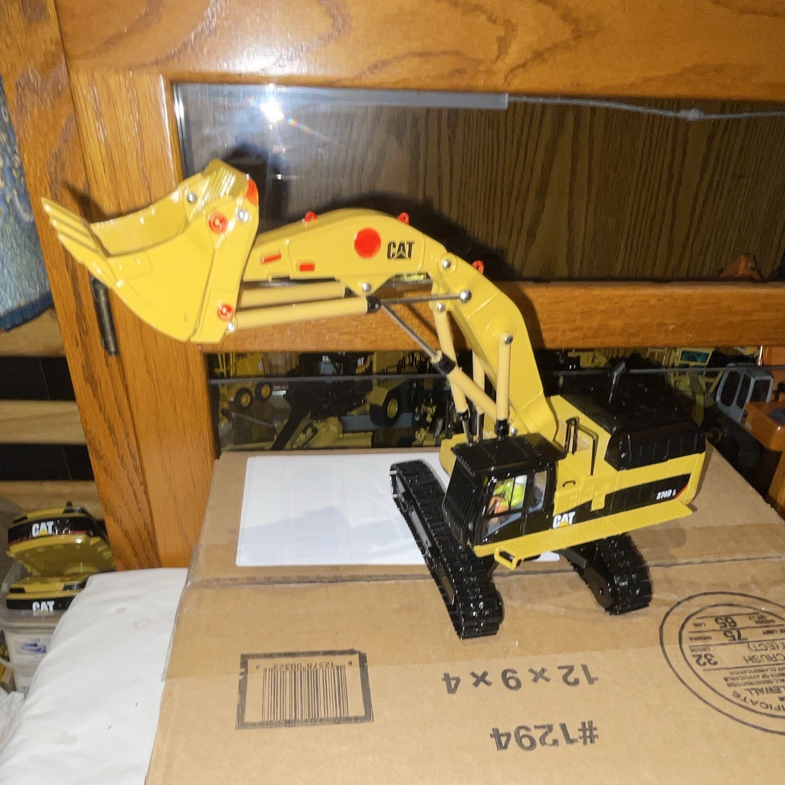 CAT 374D L Excavator Diecast Construction Equipment Model Yellow Black