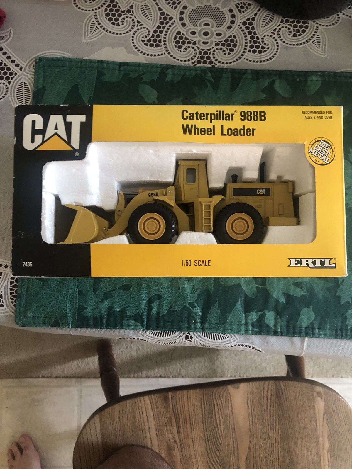 Ertl Caterpillar 988B Wheel Loader 1:50 Scale # 2435