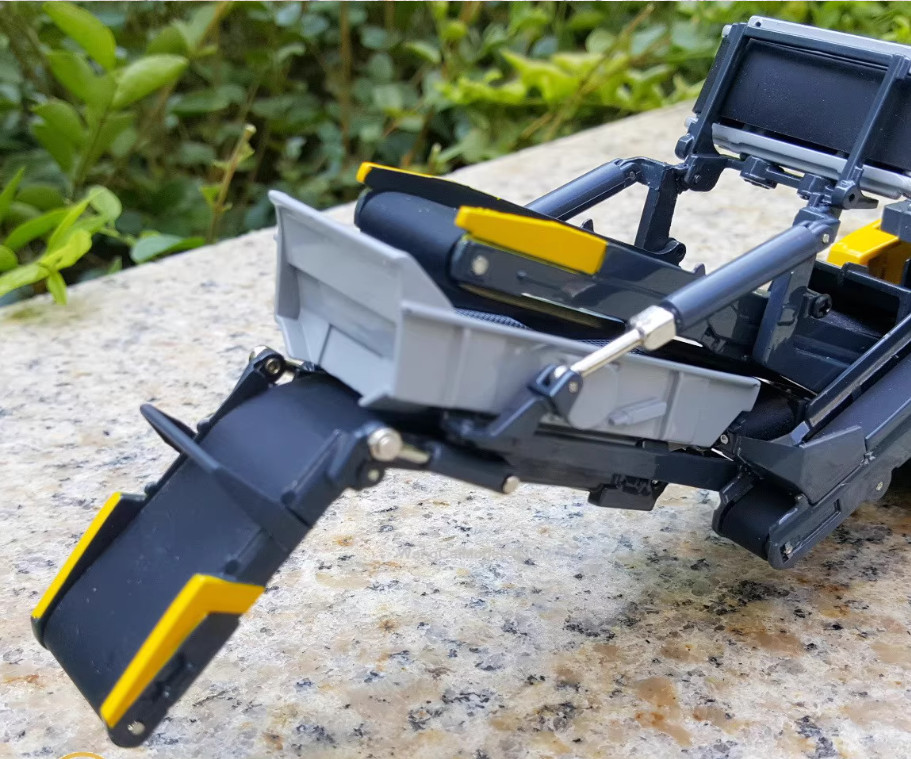 1:50 keestrack Crusher Screening Machine Construction Equipment Diecast Model