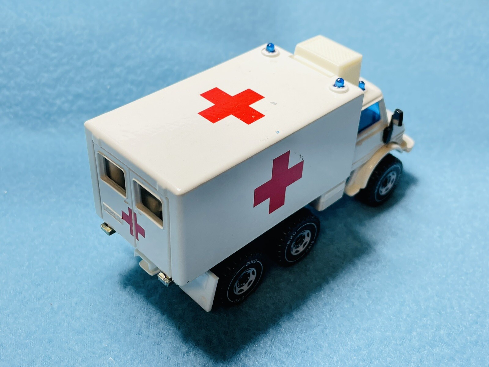 Vintage SIKU German Mercedes Benz UNIMOG Ambulance Truck – SANITATSWAGEN