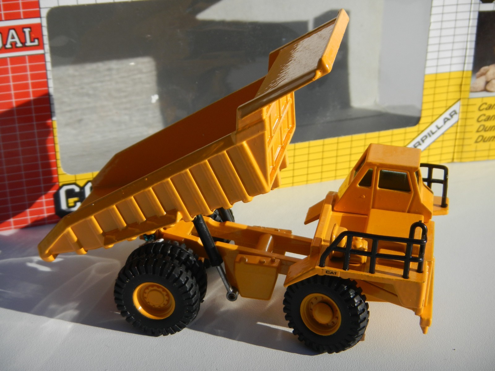 JOAL COMPACT CATERPILLAR DUMPER TRUCK