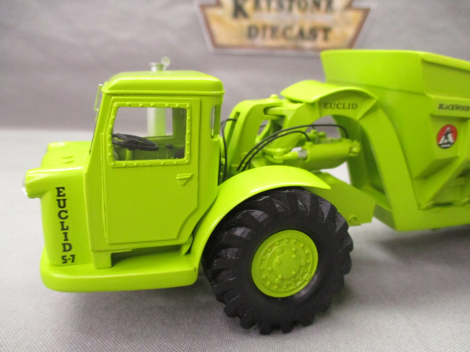 Dan Models Romania – Euclid S-7 Motor Dumper “Blackwood Hodge” – 1:50 – Resin