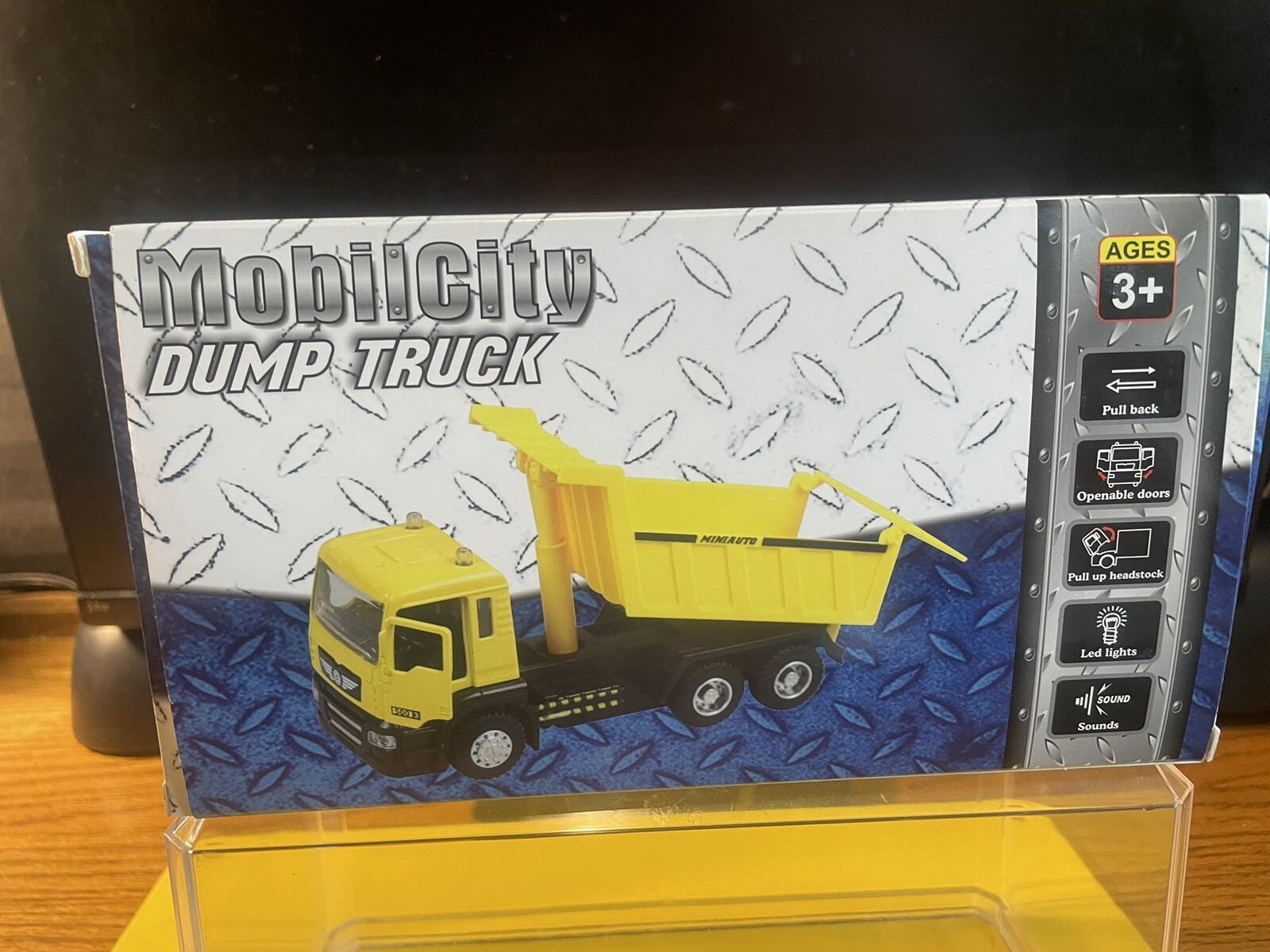 1/50th MOBILCITY DUMP TRUCK NIB BY MOBILCAST 6”LONG RARE HARD TO FIND