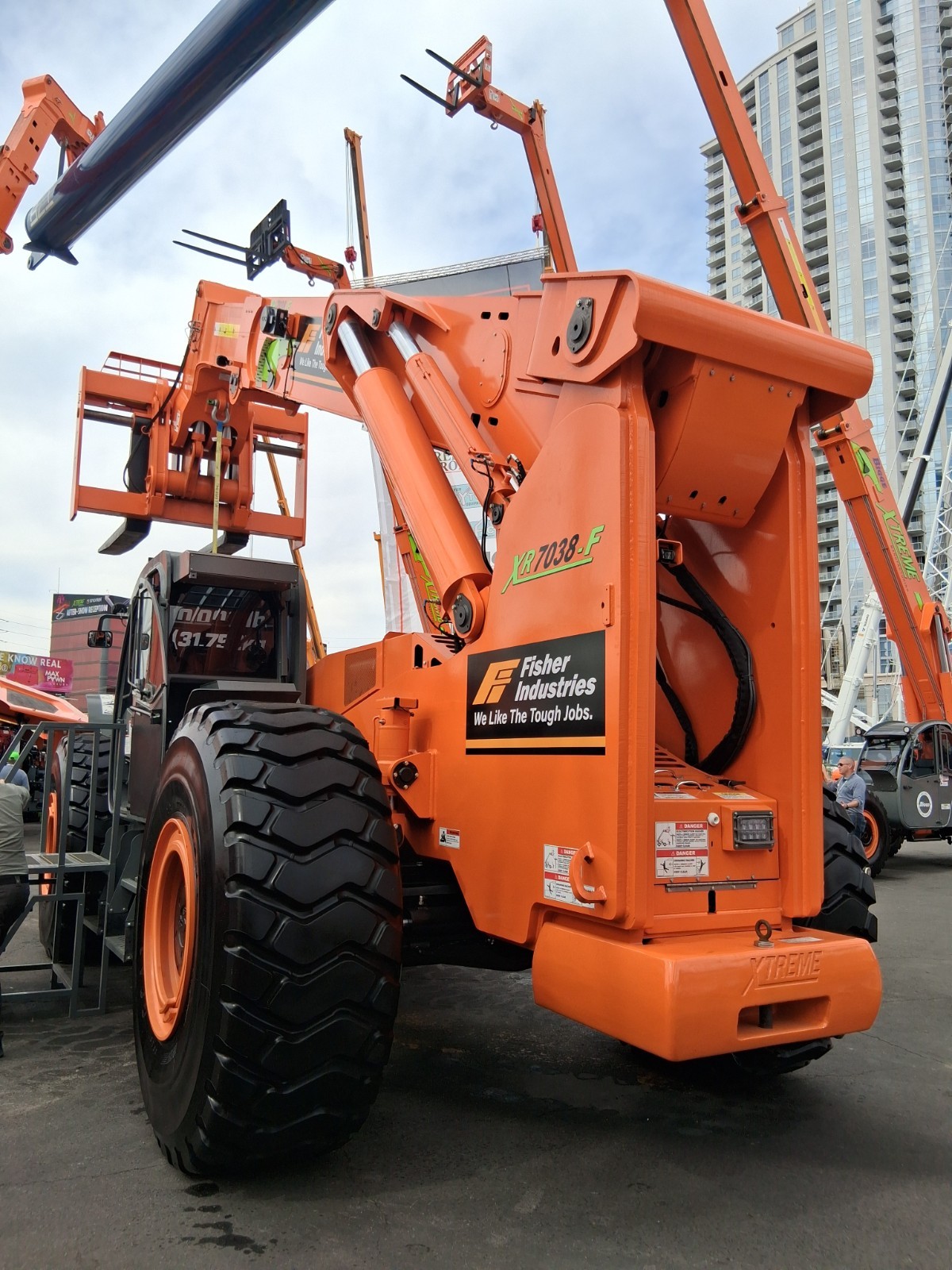 1/25 Extreme XR7038-F Telehandler Fork Lift