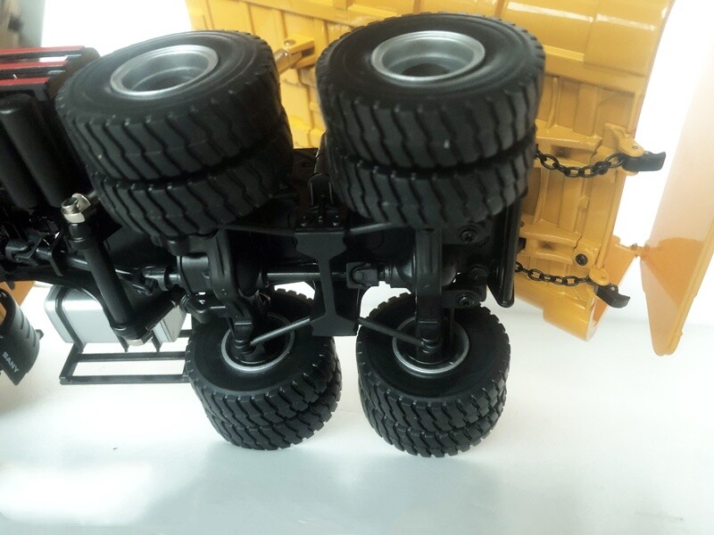1:35 31CM SANYI SKT105S WIDE BODY DUMPTRUCK Construction Equipment Diecast Model