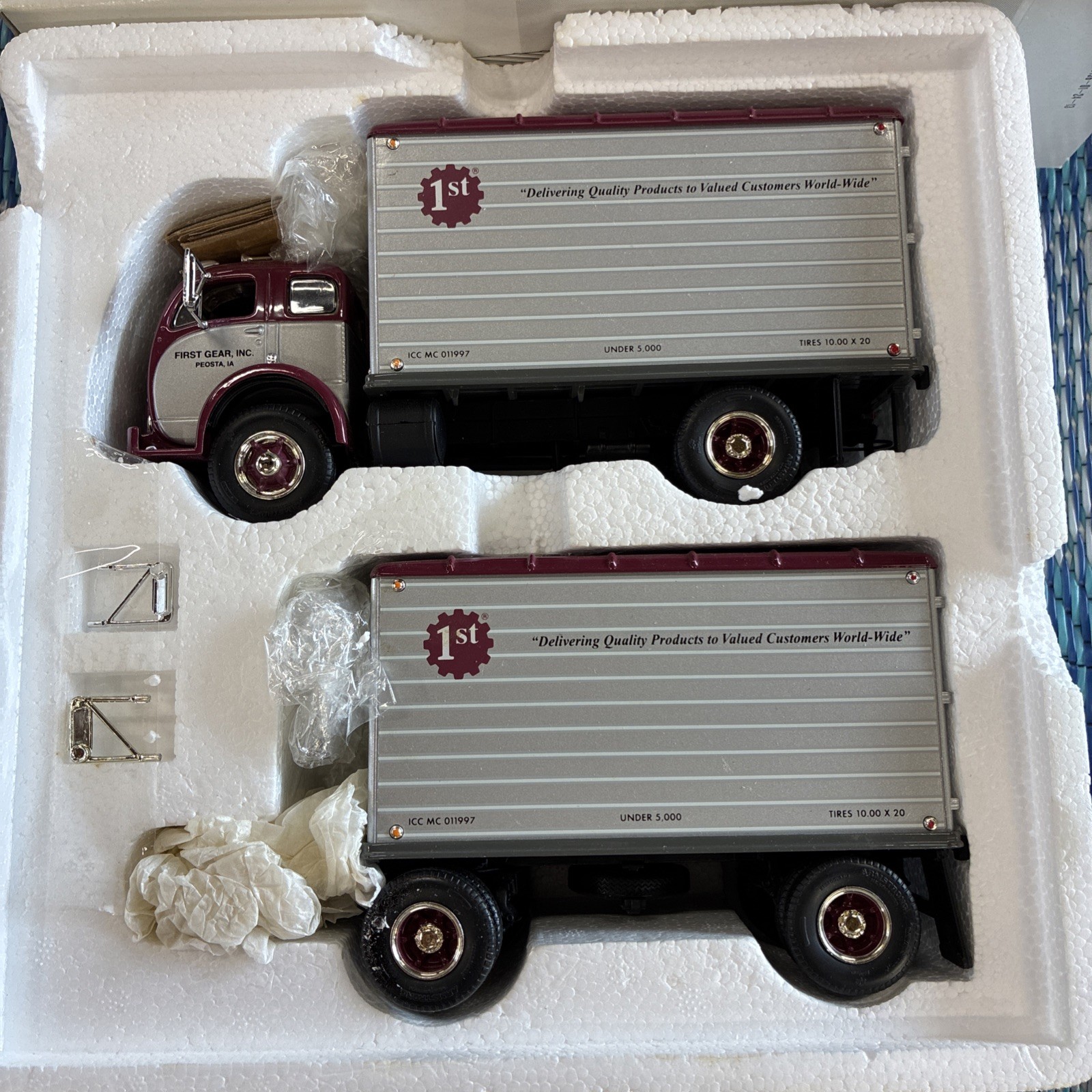 First Gear 1953 White 3000 Freight Truck w/Trailer Diecast 1/34 w/Box Preowned