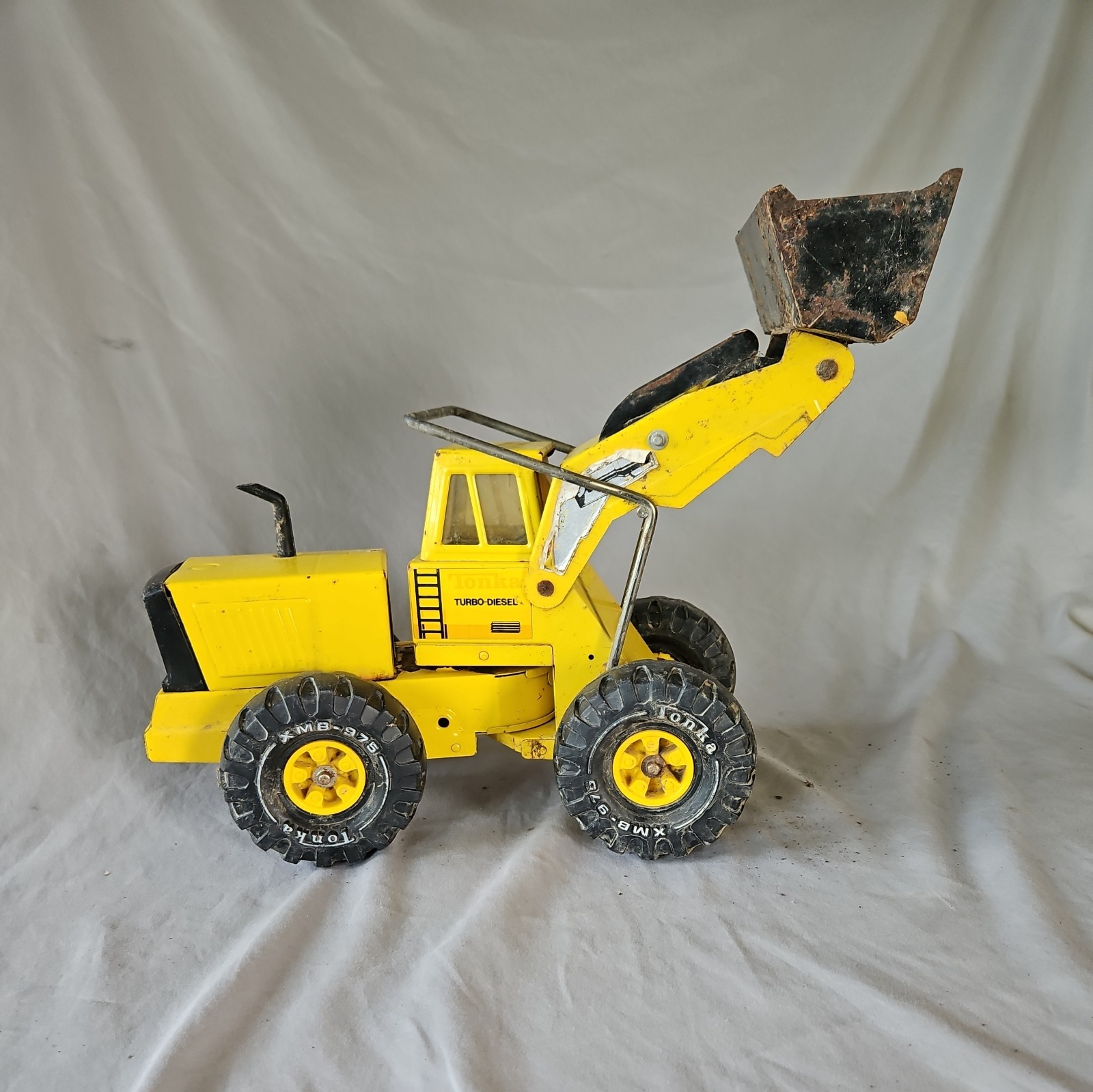Vintage TONKA LOADER MIGHTY TURBO-DIESEL XMB-975 FRONT END BUCKET Rare Trl7