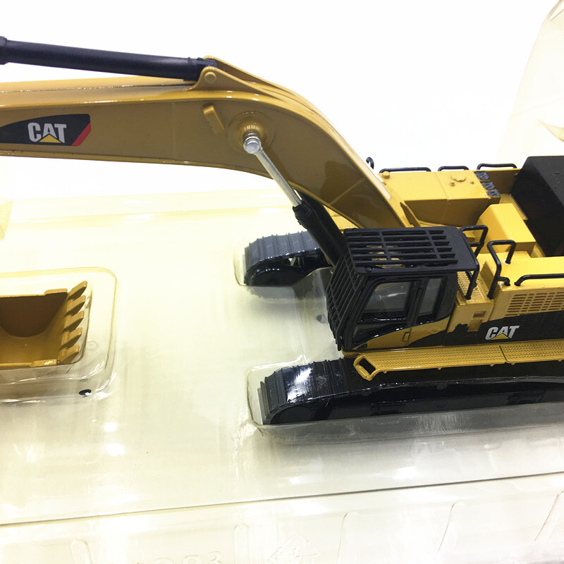 CAT 1/64 Catepillar 385C Alloy Excavator Model 55203 Diecast Engineering Vehicle