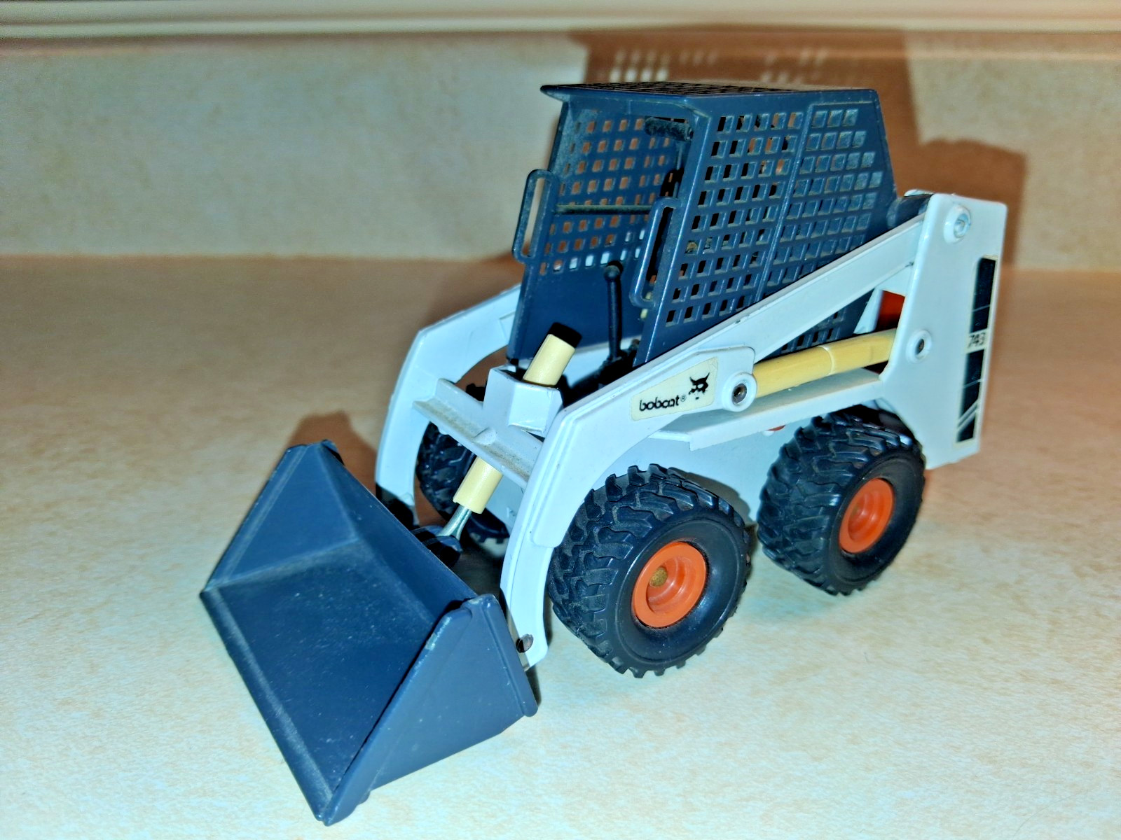 Vintage #4431 DieCast Melroe Bobcat Loader #743, M1:19 Skidsteer, Made by Clover