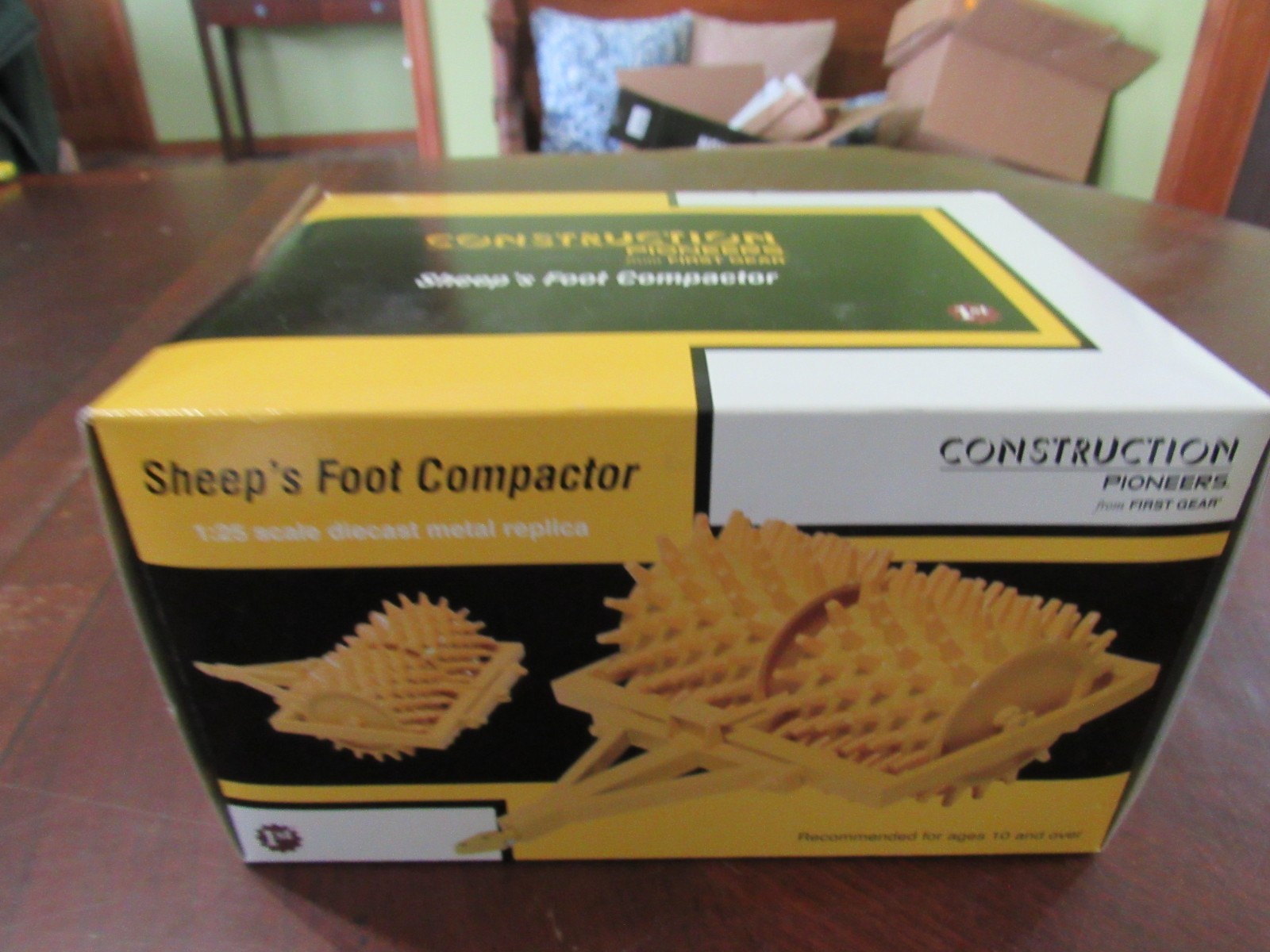 FIRST GEAR 1/25 CONSTRUCTION PIONEERS SHEEP’S FOOT COMPACTOR – NIB