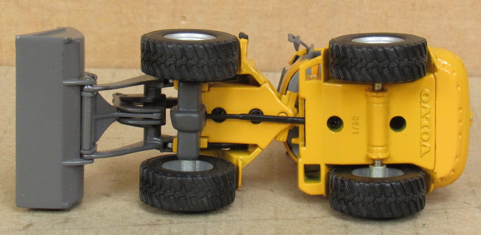 Motorart 300035 – Volvo L30B Wheeled Loader – 1:50 Scale (no box)
