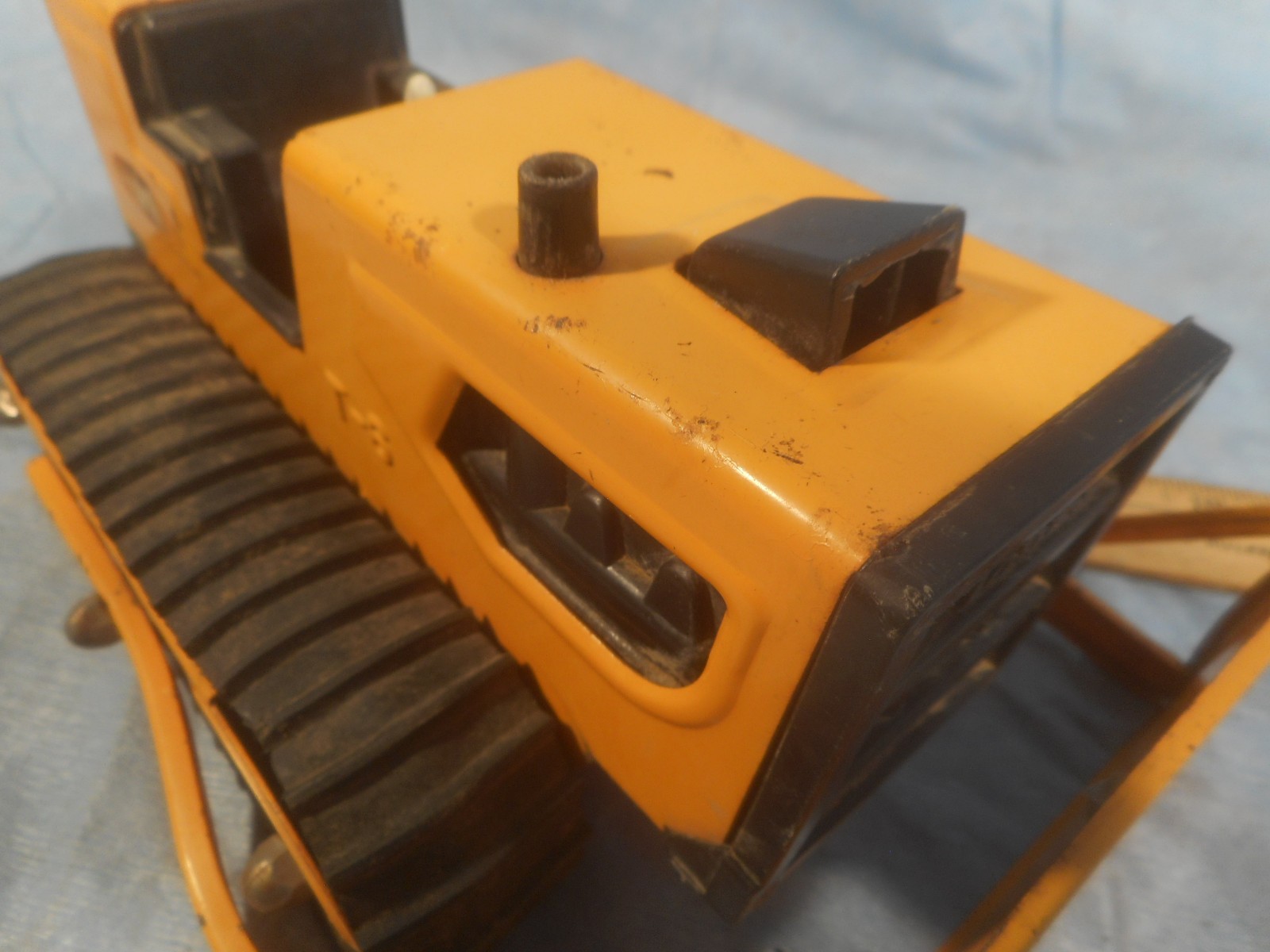 Vintage Tonka T-6 Bulldozer Yellow Pressed Steel Works Great! Made In USA Nice!