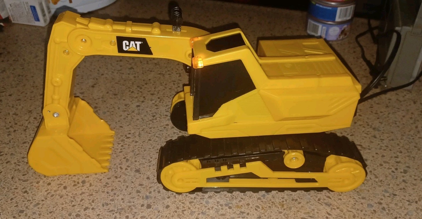 CAT WORKING Power Haulers Construction Toy Excavator w/LIGHTS & SOUNDS W/ Batts