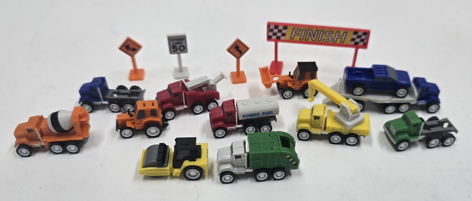 Mini Diecast Construction & Utility Vehicle Toy Set with Road Signs & Finish