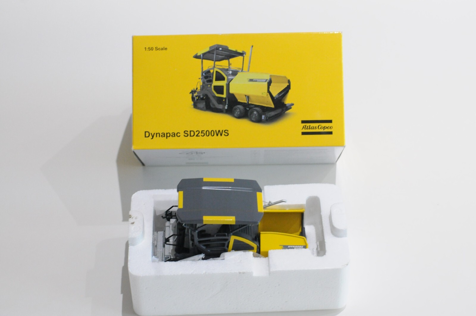 MAYS DIECAST ATLAS DYNAPAC SD2500WS WHEELED PAVER SCALE 1:50 NEW