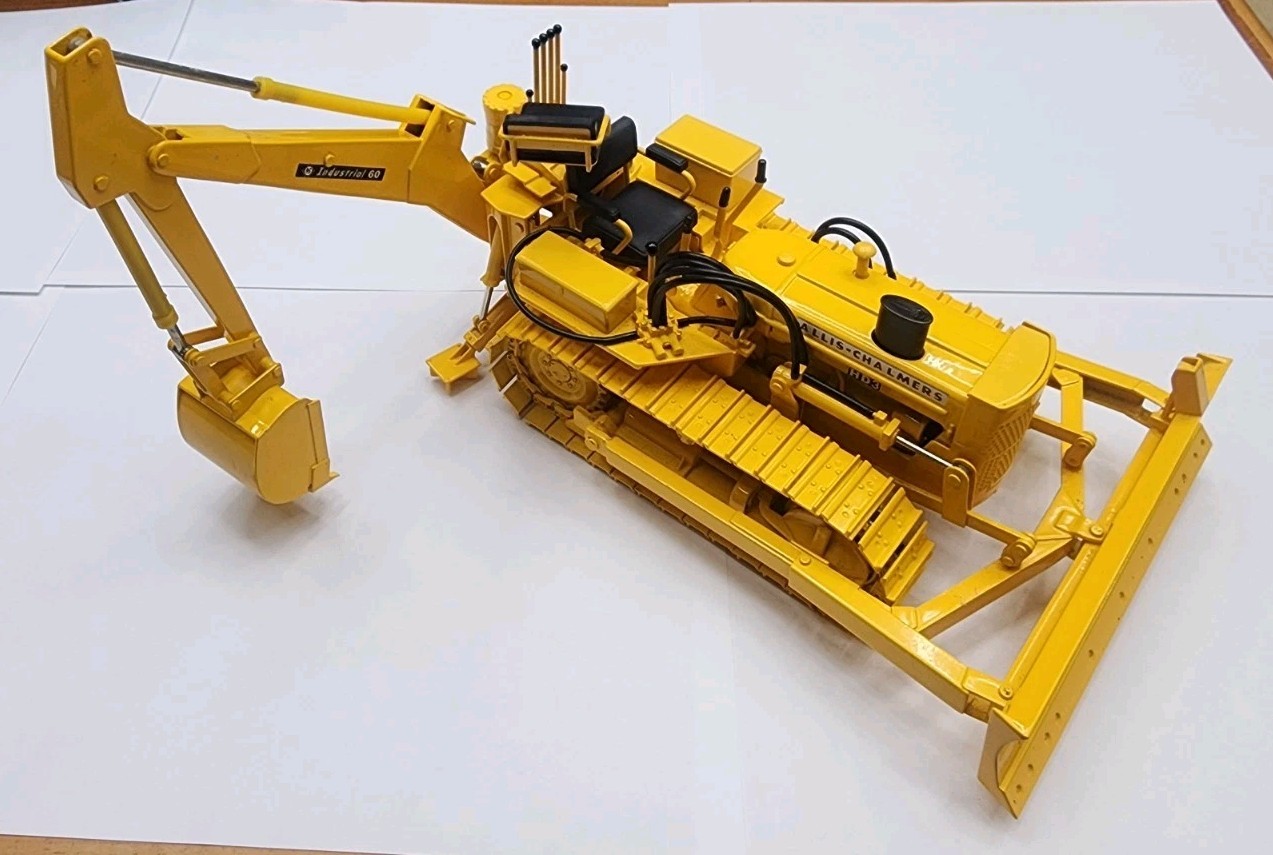 SpecCast Allis-Chalmers HD-3 Industrial 60 Backhoe & Blade 1/16 Diecast 27/100