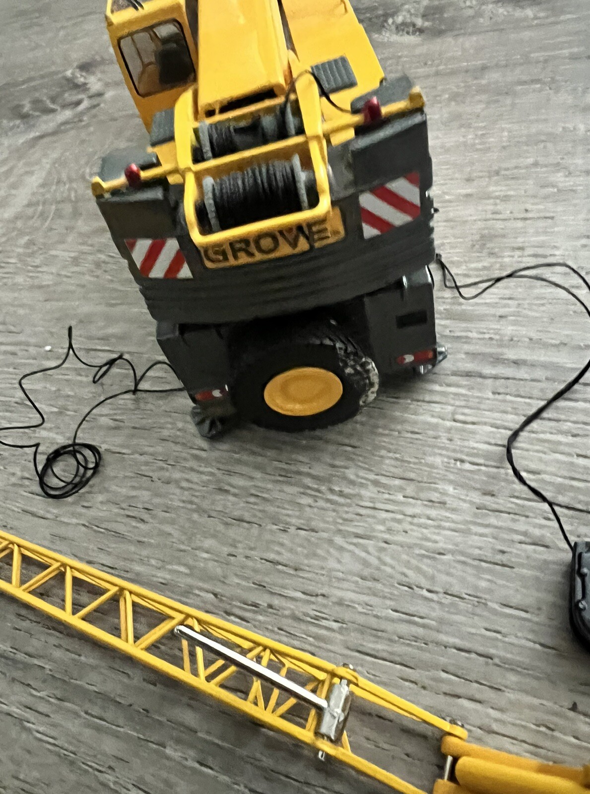 Grove GMK3055 Truck Crane – “YELLOW” – 1/50 – TWH #003-01004