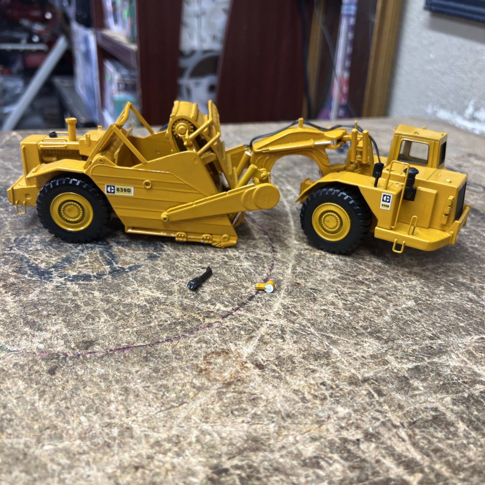 Caterpillar Cat 639D Elevating Scraper CCM 1:48 Scale Diecast Model *SEE PICS*
