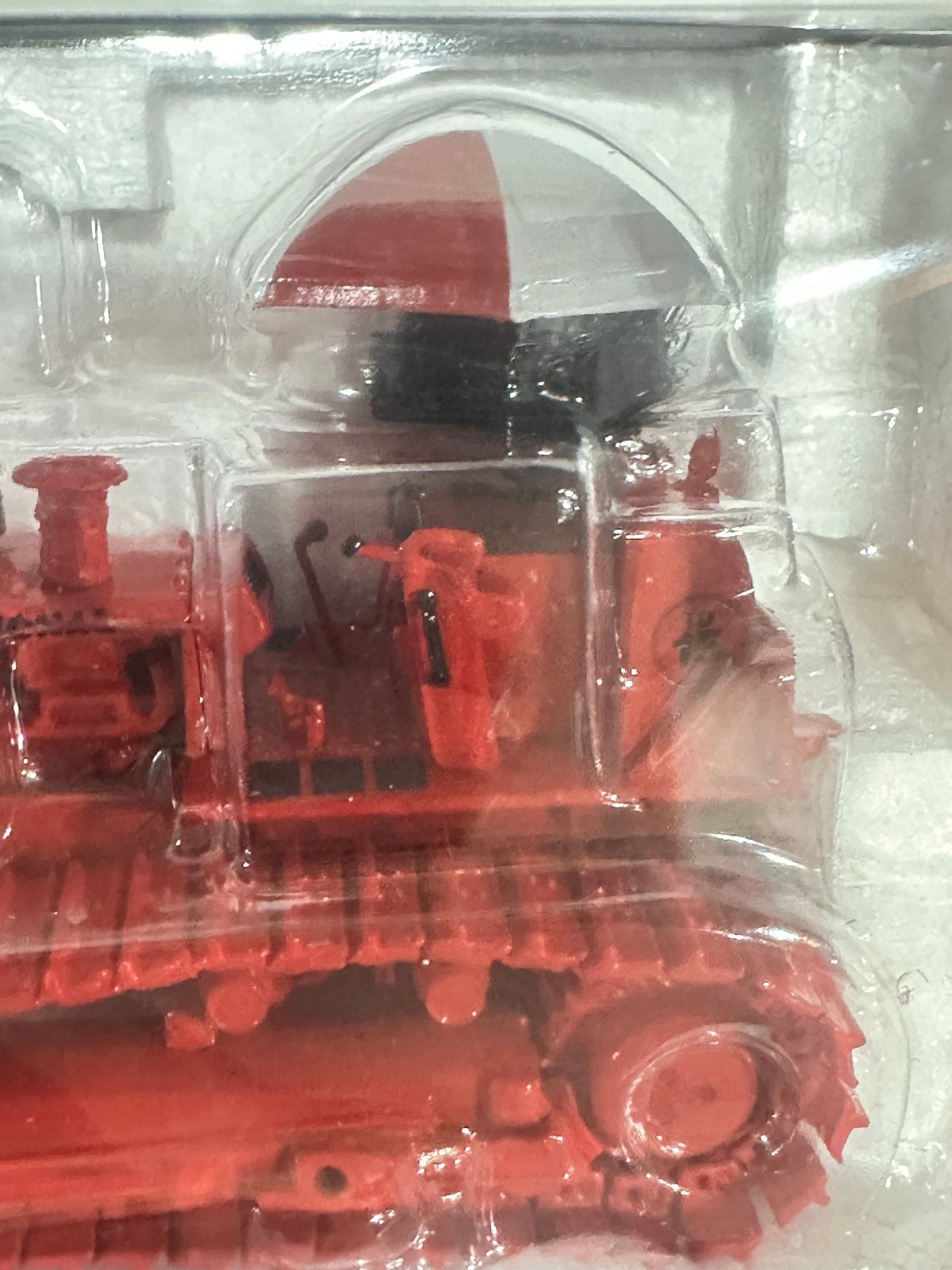 Red International TD-15 Crawler With Umbrella By First Gear 1/50th Scale