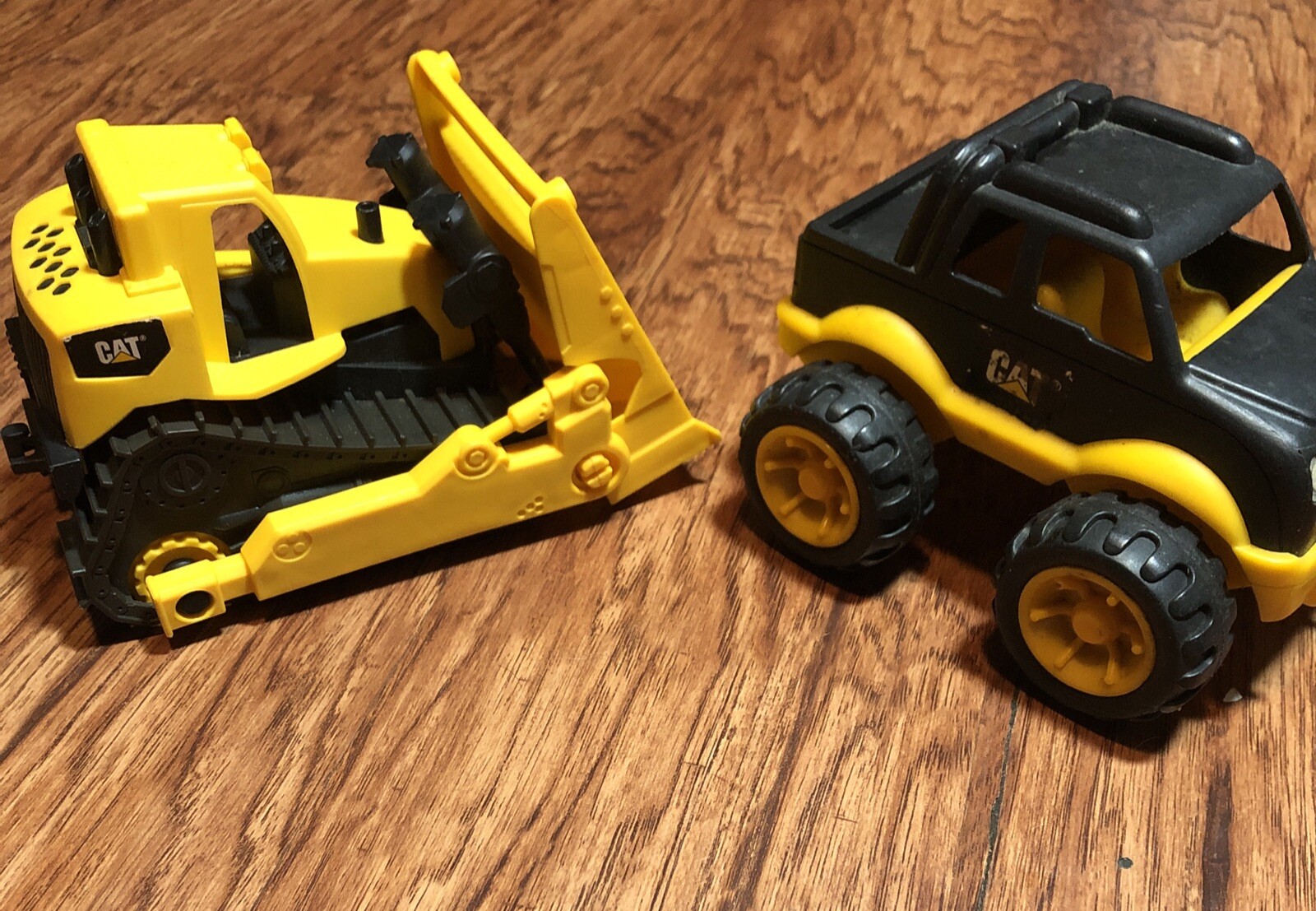 Cat Plastic Yellow Black Construction Vehicle Jeep And Bulldozer M4