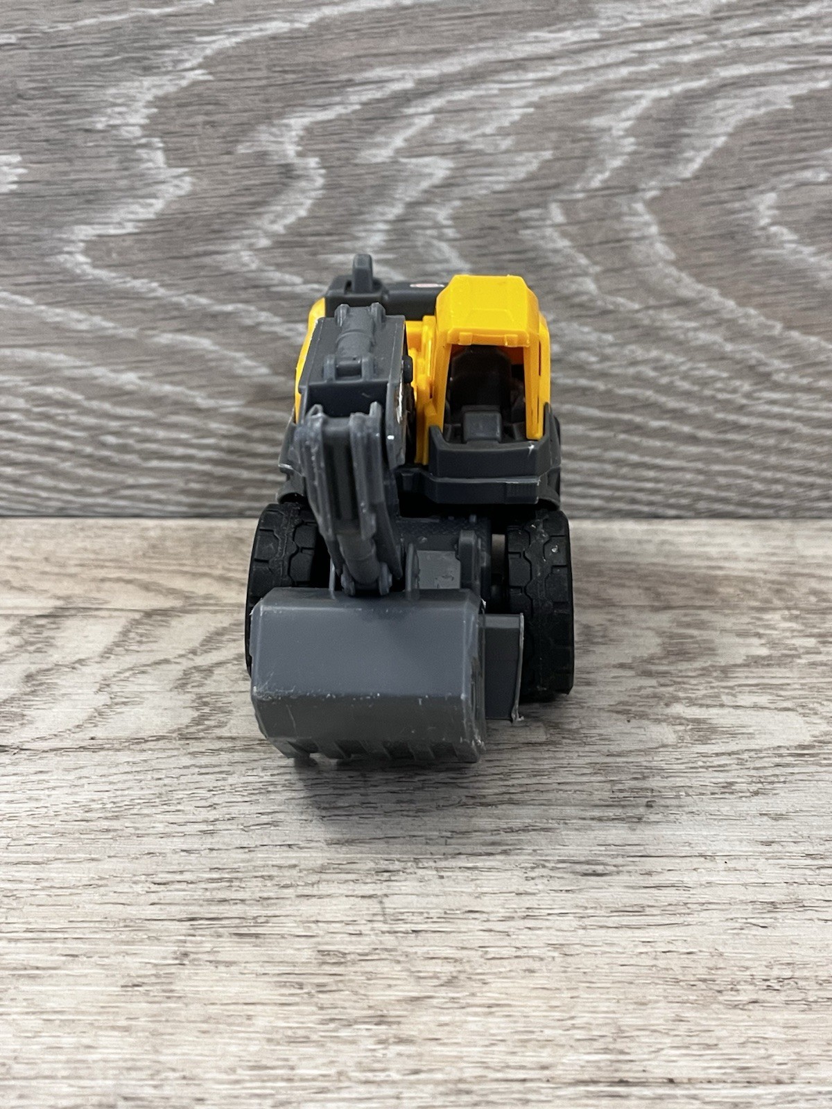 Dickie Toys Volvo Construction Excavator Truck Diecast Toy