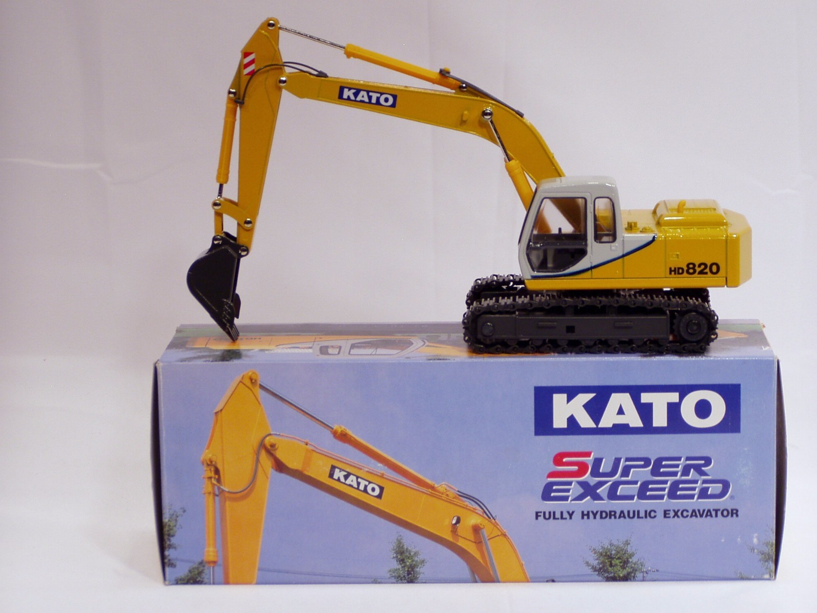 Kato HD820 Excavator – 1/43 – Goodswave – MIB