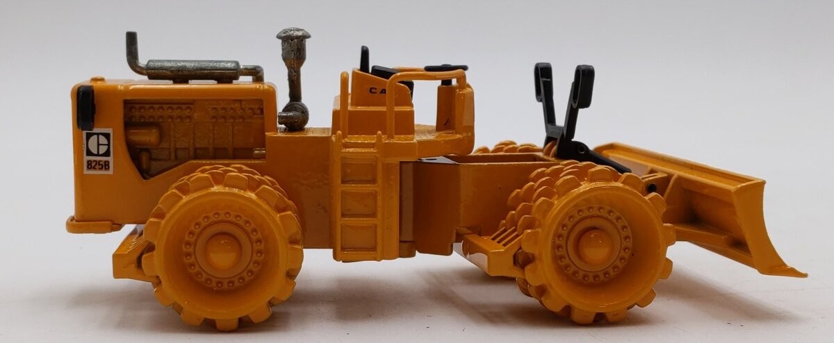 Joal 1:50 Scale Diecast Caterpillar CAT 825B Compactor EX/Box