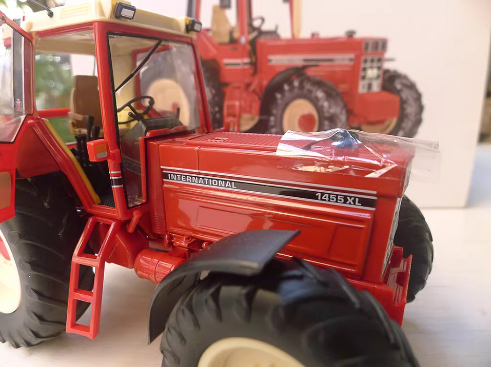 1:32 WIKING CASE IHC 1455XL Tractor Farm Vehicles Machinery Diecast Model