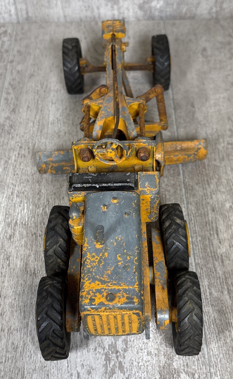 Vintage Ertl/Reuhl Caterpillar No. 12 Motor Road Grader Diecast For Parts/Repair